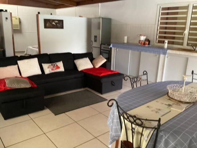 Appartement Dans Propriete Reposante Saint-Benoît المظهر الخارجي الصورة