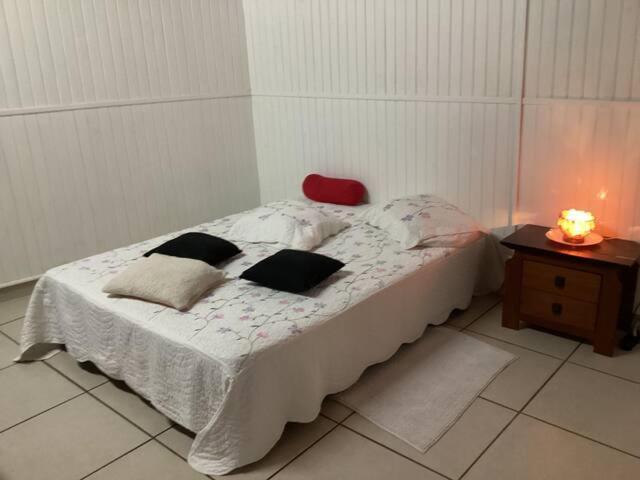 Appartement Dans Propriete Reposante Saint-Benoît المظهر الخارجي الصورة